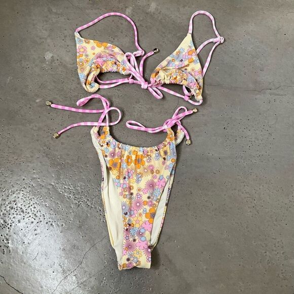 Blackbough Swim Liv Picnic Bikini Set - Picture 3 of 6